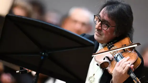 Путин присвоил звание Героя труда дирижёру Юрию Башмету