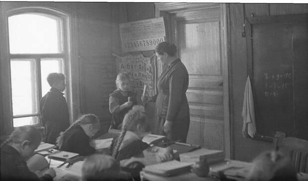 1077 Школа в советской деревне 1964 год