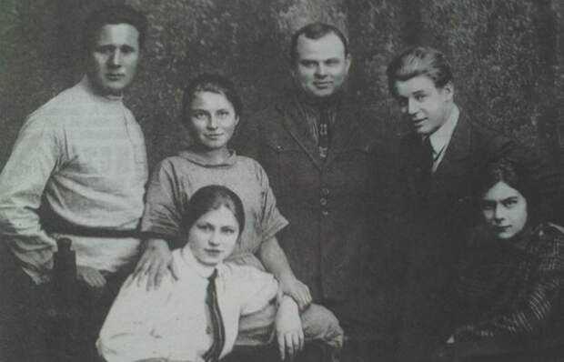 Сергей Есенин и Софья Толстая: бунтарско-аристократический роман