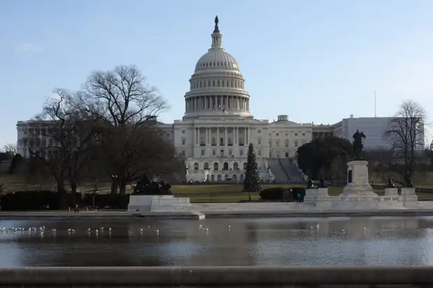 Политическое фехтование: смогут ли оппозиционные штаты отменить через суд решение Трампа о режиме ЧП в США