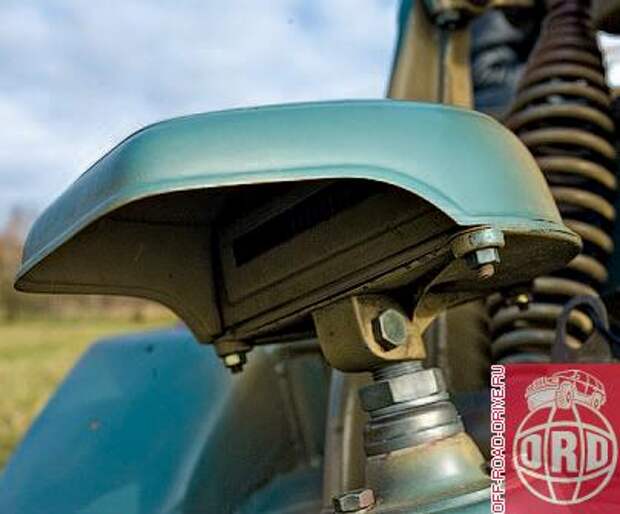 Это не совсем фара... Светомаскировочный осветительный прибор фирмы Notek был стандартным оборудованием для всей техники вермахта.