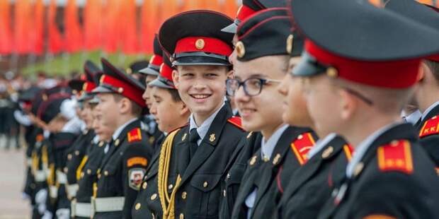 Собянин поздравил участников парада кадет с Днем герба и флага Москвы / Фото: mos.ru