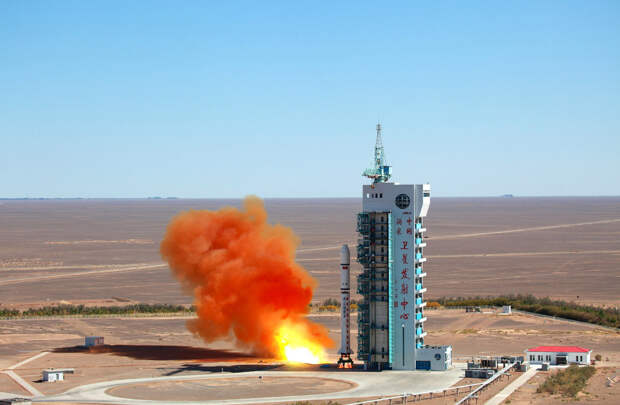 Старт ракеты с космодрома в провинции Ганьсу