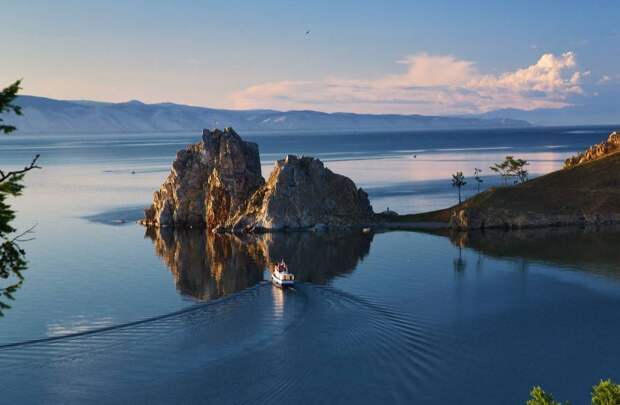 Путин поручил включить в нацпроект по туризму проект «Пять морей и озеро Байкал»