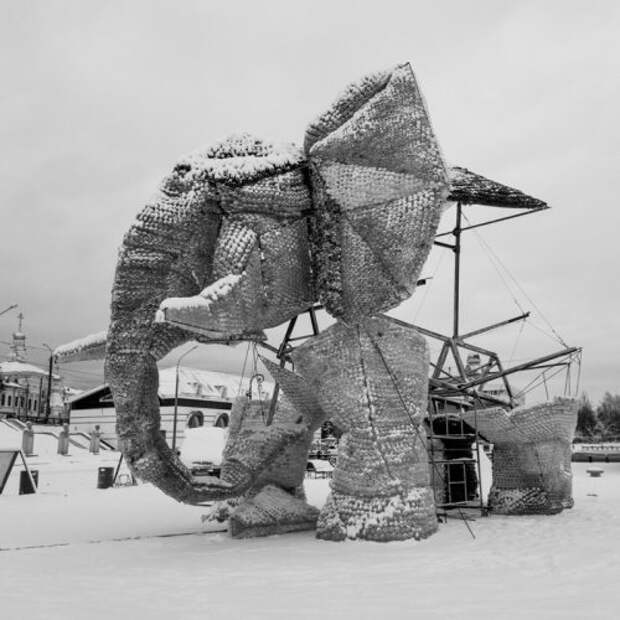 Гигантский слон из пластиковых бутылок в Архангельске (7 фото + видео)