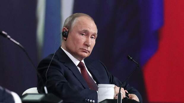 США пытаются сдержать развитие России, заявил Путин 