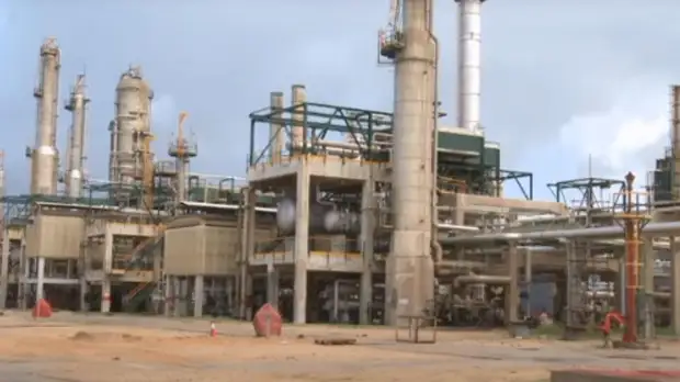 Нефтяники Ливии угрожают остановкой экспорта на фоне поддержки ООН правительства Дбейбы