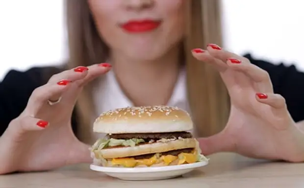"Горячие московские": У русских заранее есть ответ на дефицит гамбургеров