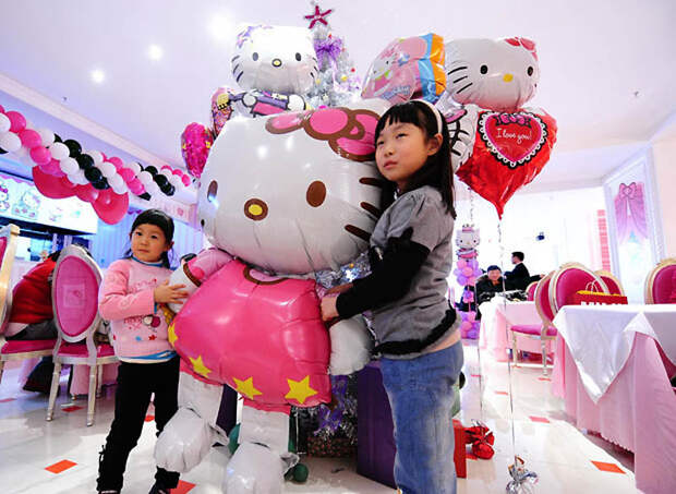 Японские девочки и мега популярная в Японии Hello Kitty Дети Мира, подборка, подборка фото, фото