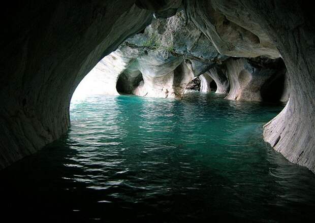 Мраморные пещеры (Las Cavernas de Marmol) в озере Хенераль-Каррера (lago General Carrera), Чили