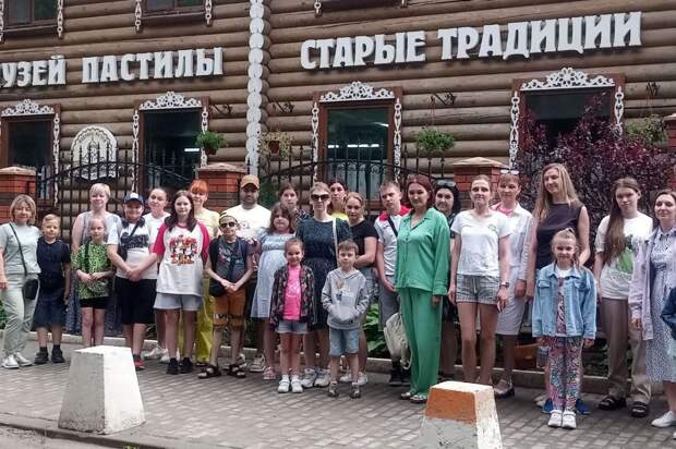 Дети тульских участников СВО посетили экскурсию ко Дню России