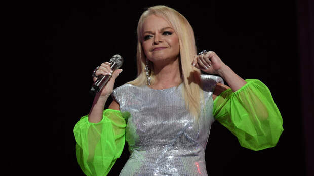 Адвокат Долиной заявила о готовности артистки передать квартиру Лурье