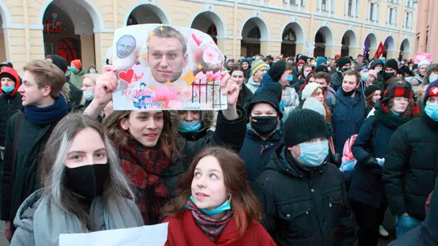 Кто платит, тот заказывает митинги: Грязная правда об организации протестов в России
