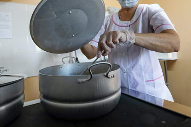В российской школе учеников накормили супом с пауками