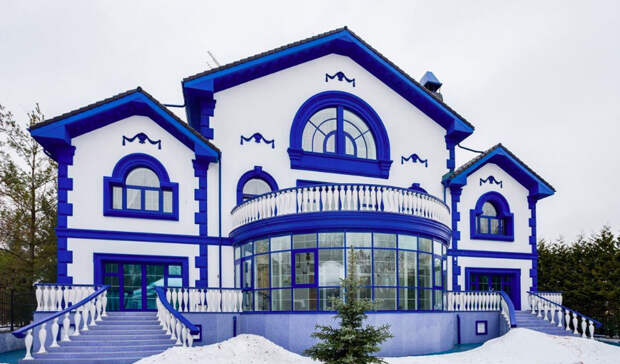 Расписанный под гжель дом в Мытищах с колоритным интерьером за 300 миллионов рублей гжель, дом