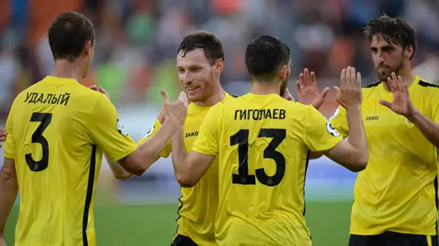 СМИ: Авиакомпания Emirates может стать спонсором «Анжи»