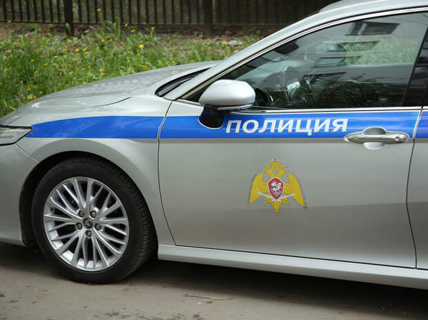 Тот сделал ему замечание за громкую музыку