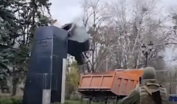 СК возбудил уголовное дело из-за сноса памятника маршалу Жукову в Харькове