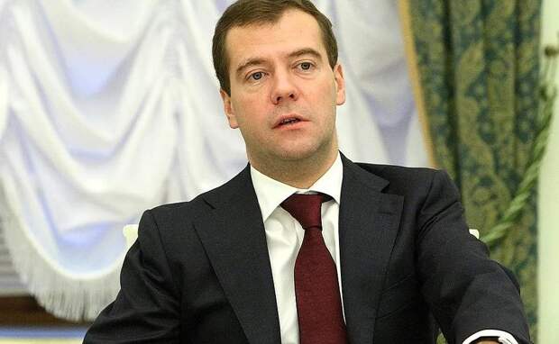 Медведев: призыв НКО Сороса к аресту мотивирует продолжать борьбу