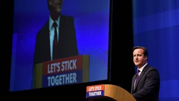 Премьер-министр Великобритании Дэвид Кэмерон выступает с речью в Шотландии