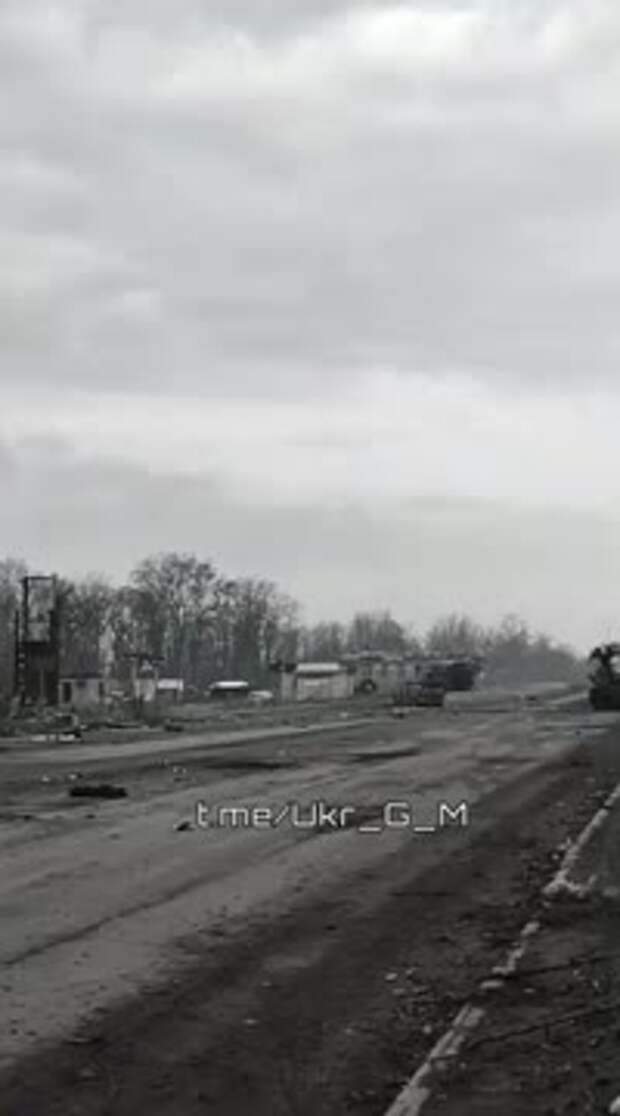 Мощный удар российских FPV-дронов по технике ВСУ попал на видео