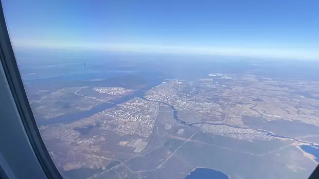 Самолеты. Самолет 130 25. Полет на самолете казань. Самолёт москва великий устюг. Рейс череповец бургас.