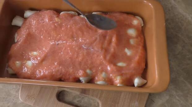 Ленивые пельмени в томатном соусе Пельмени, Рецепт, Еда, Вкусно, Готовка, Другая кухня, Видео рецепт, Тесто для пельменей, Видео, Длиннопост