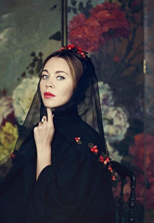 Косынка с рябиной Ulyana Sergeenko Couture
