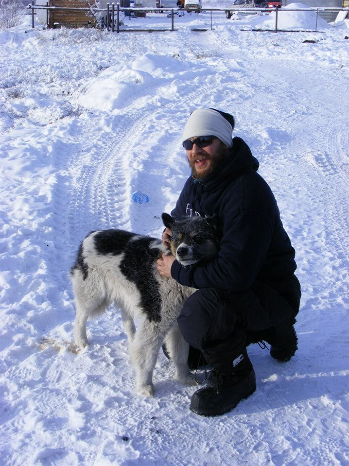 https://sobakibalabaki.com/wp-content/uploads/2017/09/love-for-dogs-tom-hardy-26-59bf85019ca2c__700.jpg