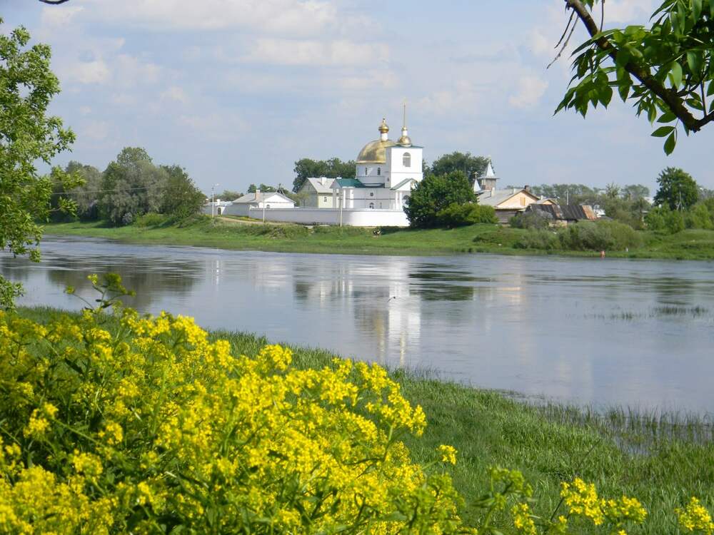 Город древний город славный бьют. Город славный.