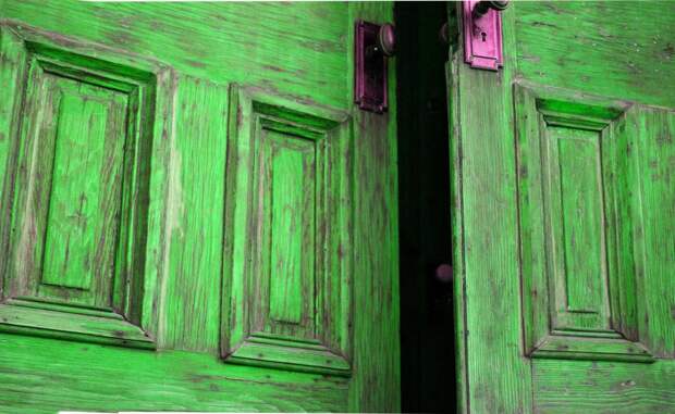 зеленая дверь