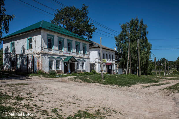 В этом селении осталась только одна семья. Доехал до починка и пообщался с последними жителями