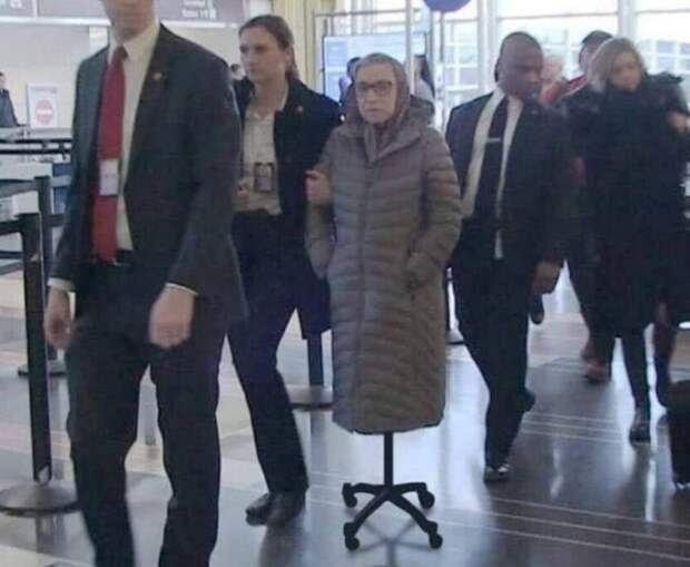 Фотографии из серии &quot;Что здесь происходит?&quot;