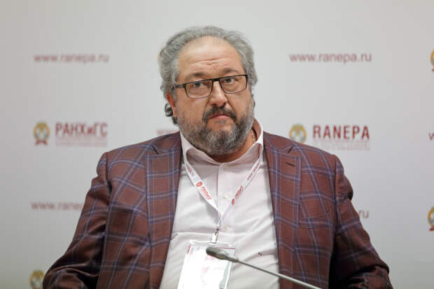 ПОДЕЛЬНИКИ ЧУБАЙСА В РОССИИ ПОЛУЧИЛИ СИГНАЛ. ИГРА НАЧАЛАСЬ