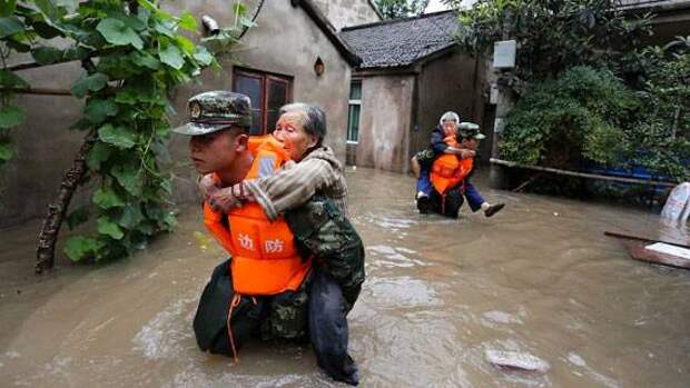 Власти Китая наказали почти 100 чиновников за халатность при ликвидации последствий наводнения в провинции Хэнань