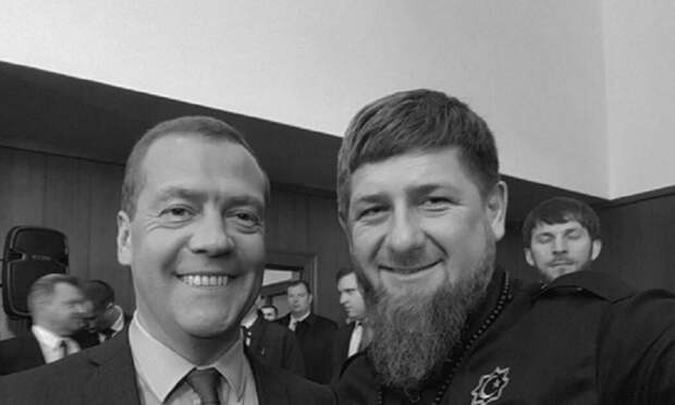 Кадыров сделал селфи с Медведевым