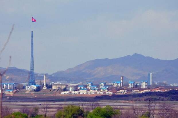 Северокорейский деревенский рай, которого, по сути,не существует. /Фото: esosedi.org