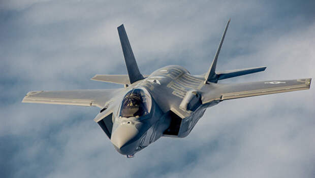 Американский истребитель Lockheed Martin F-35 Lightning II Американский истребитель Lockheed Martin F-35 Lightning II