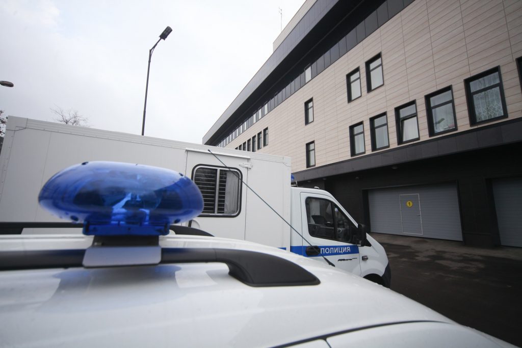 На улице Исаковского обнаружили труп с простреленной головой