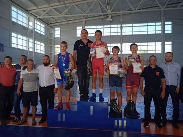 Спортсмен из Узловского района занял второе место на Всероссийских соревнованиях по греко-римской борьбе