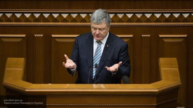 Порошенко заявил, что Украине нужен закон об импичменте