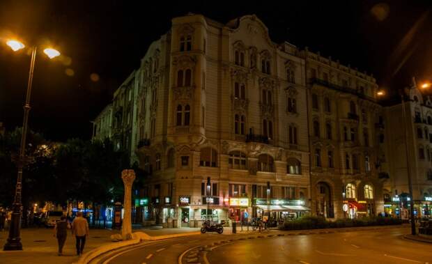 Ночная улица в Будапеште