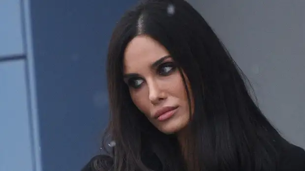 Мамаев прислал жене цветы из СИЗО