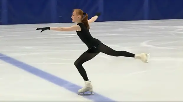 «Прыгает так, словно ей это ничего не стоит»: как Осокина затмила учениц Тутберидзе на прокатах юниорской сборной России