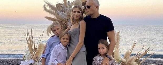Лена Перминова показала лицо новорожденного сына