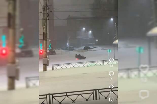 Смоляне устроили катания по городу на снегоходе (видео)
