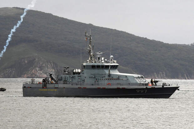 "Красная звезда": водолазы-разведчики ВМФ России используют катера "Грачонок"