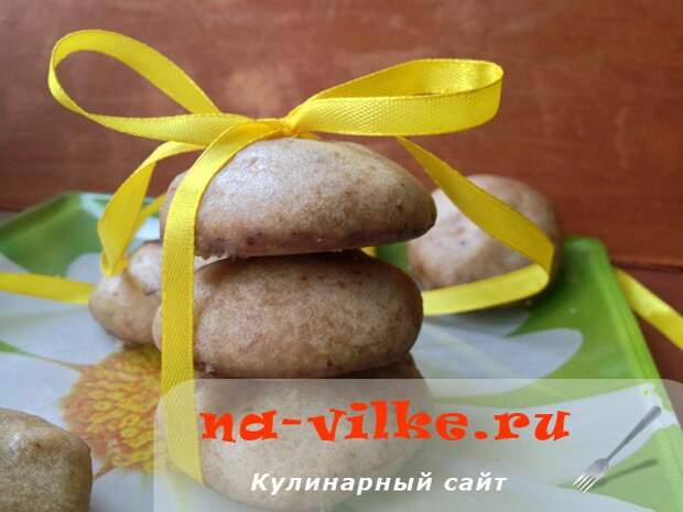 Медовые пряники с грецким орехом в пароварке