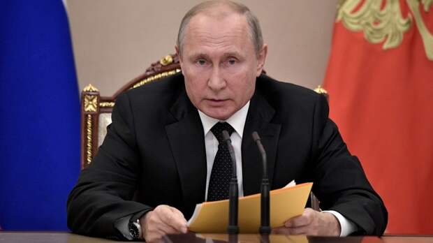 Уволить в полном составе: Экономист предложил Путину радикально решить проблему бедности