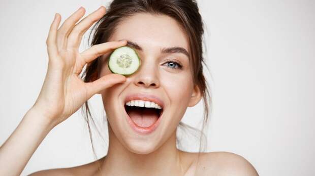 Как вернуть лицу свежесть после новогодних праздников: практические советы врача